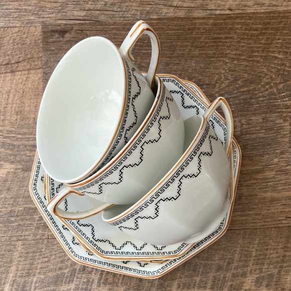 Johnson Brothers | Vintage England Tea Cup & Saucer Set - Picture 8 of 8